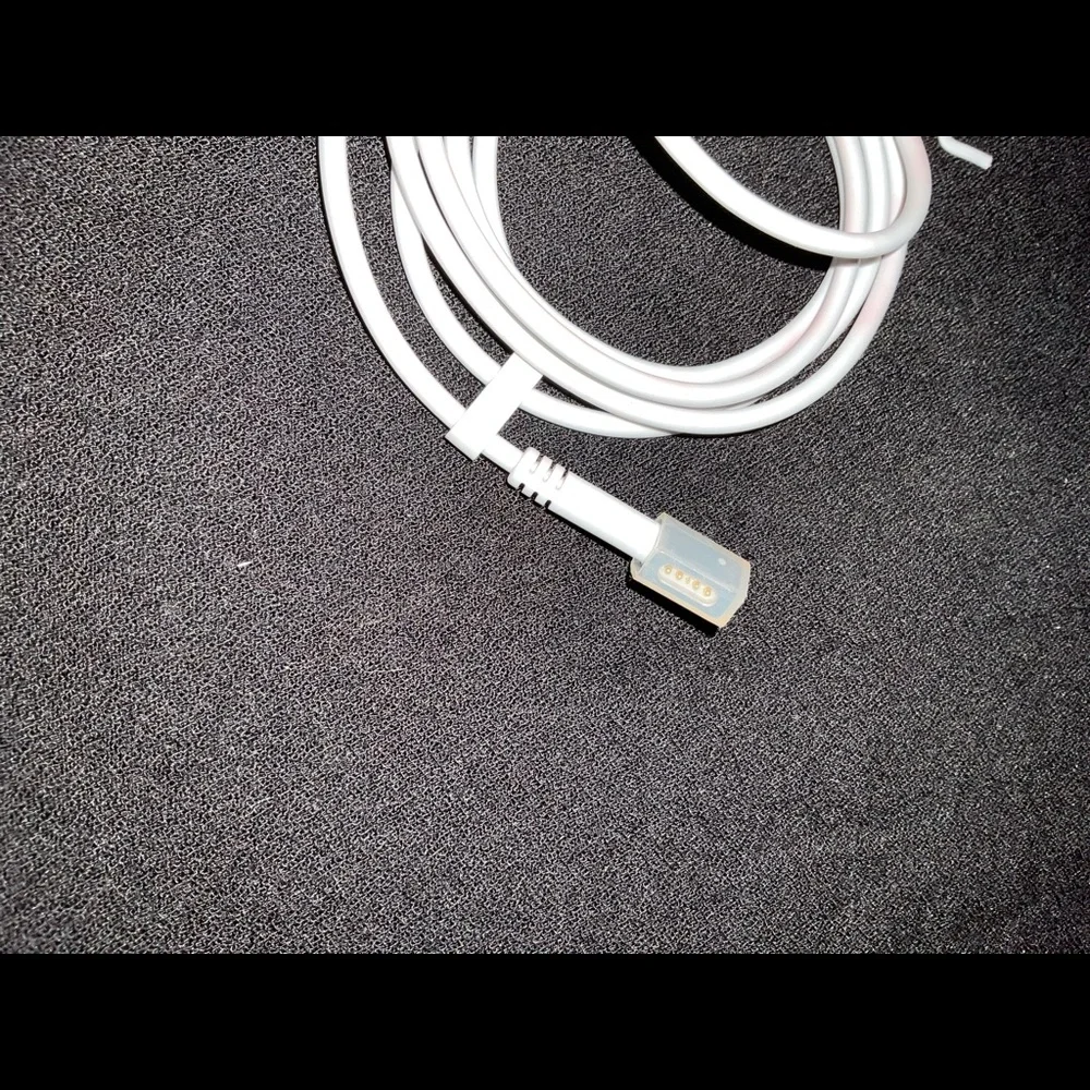 Genuine Apple MagSafe Airline Power Adapter MB441Z/A A1284 L Shape